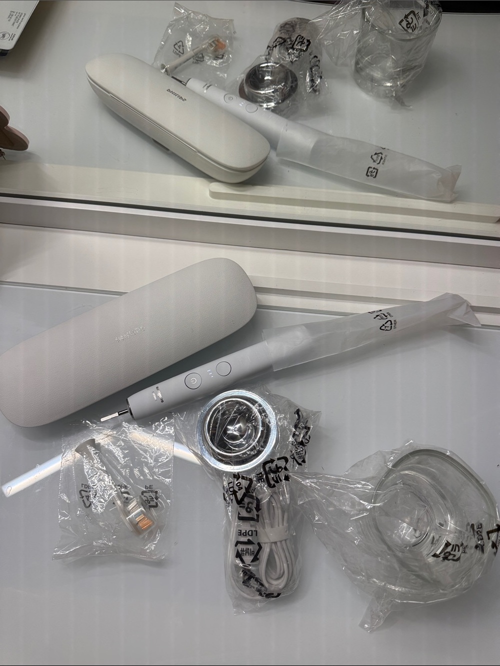 Philips White Electric Toothbrush Set with Travel Case